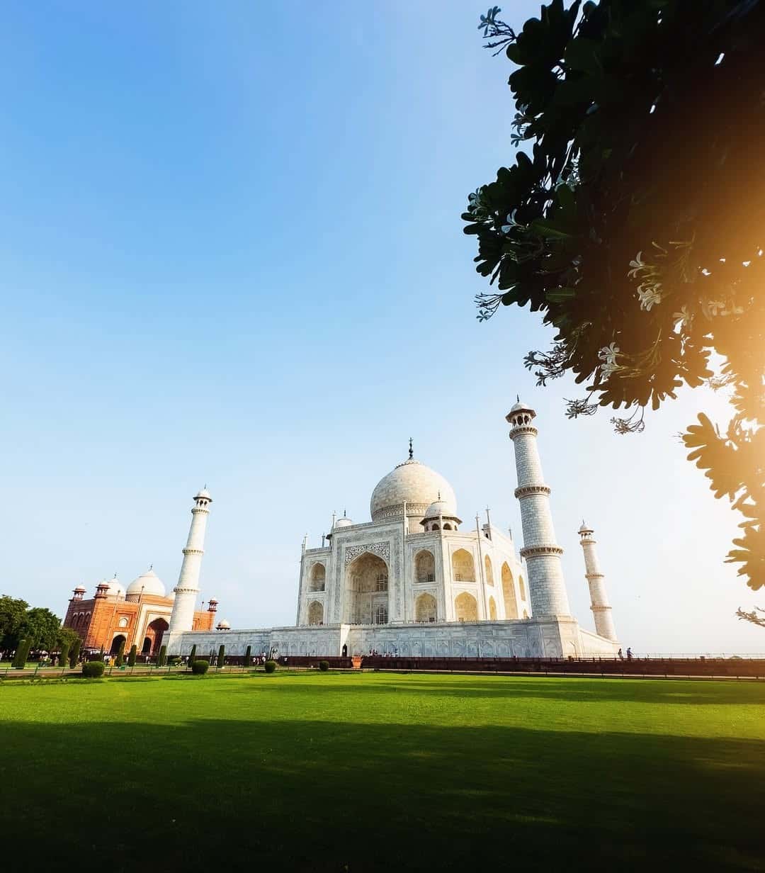 Taj Mahal Tour from Noida Same Day by Car