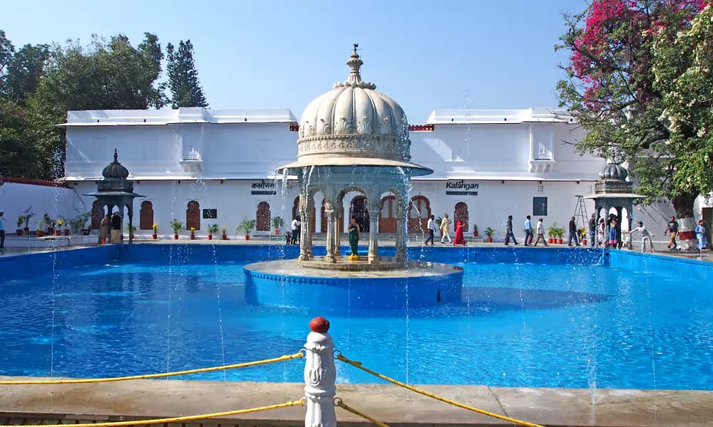 Sahaliyon ki Bari