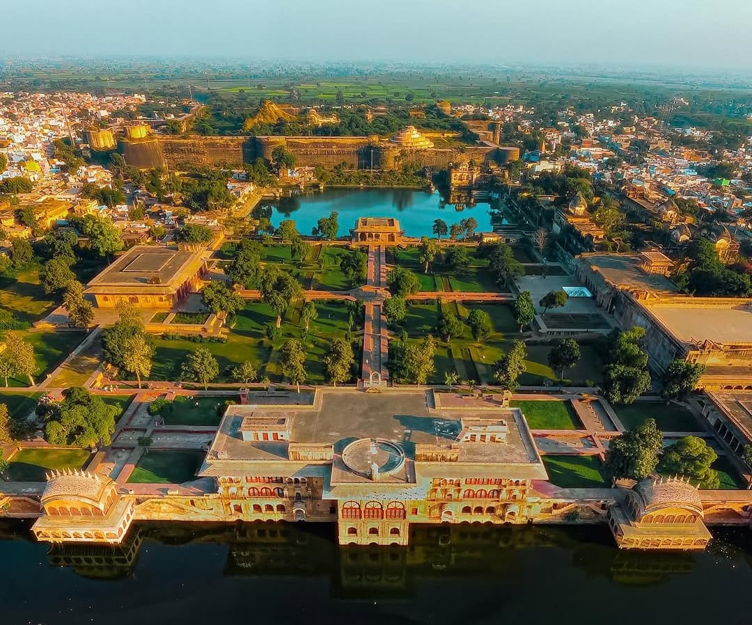Deeg Palace 