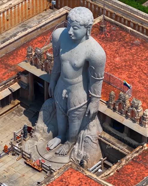 Statue of Gommeteshwara